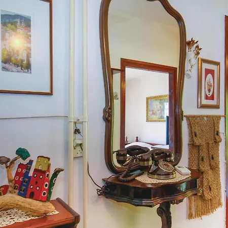 Apartman Front In